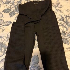 Stylish Black Textured Leggings for Women